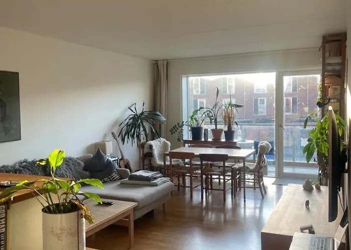 Bright, Spacious And Cosy Apartment Close To Town, Nature And Water